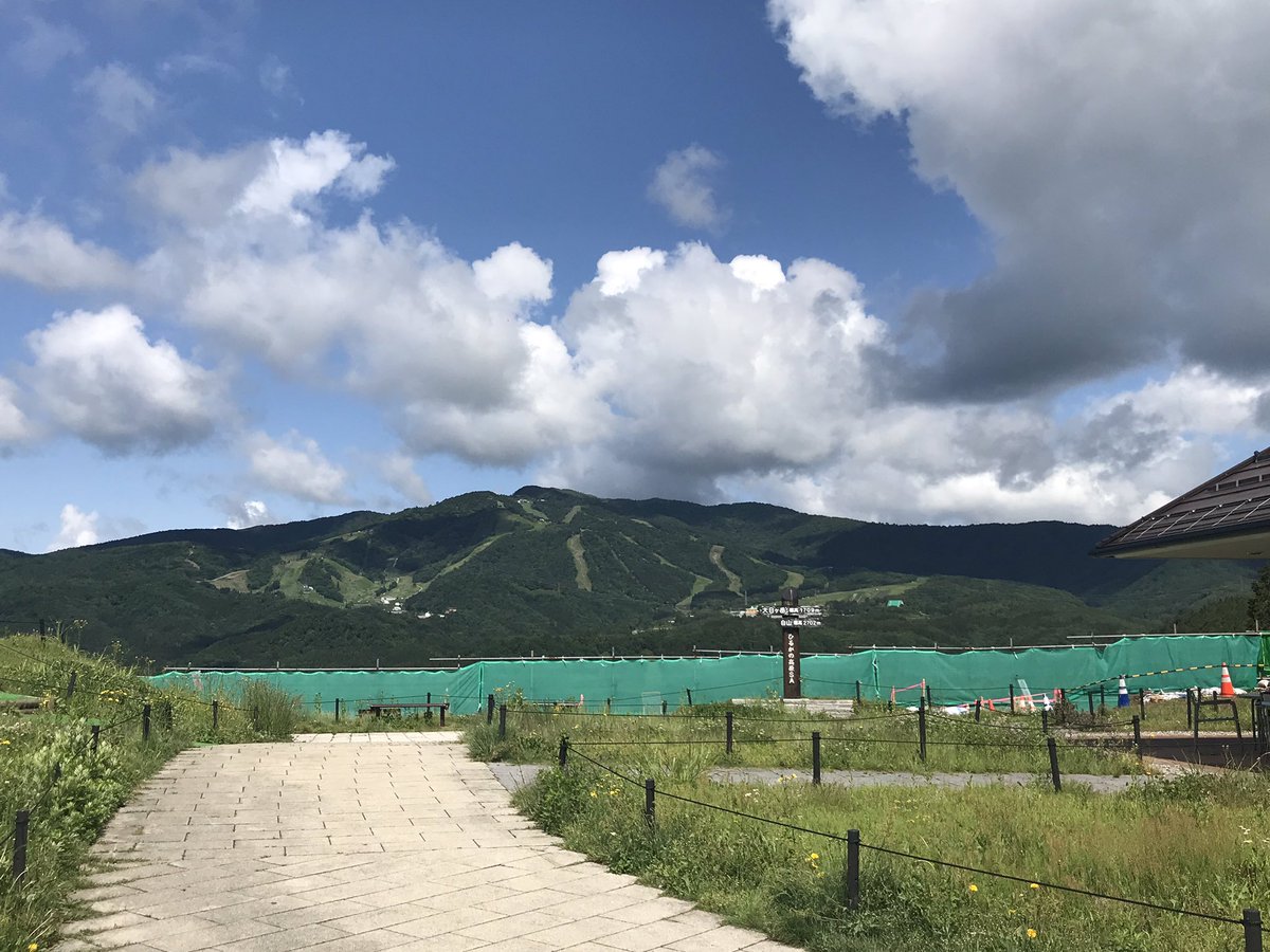 warrenmoon's tweet photo. おはようございます。昨日から北陸出張。で、ひるがの高原SAからの大日岳。この時は天気が良くて何より😁 https://t.co/uiJWTSmu0a