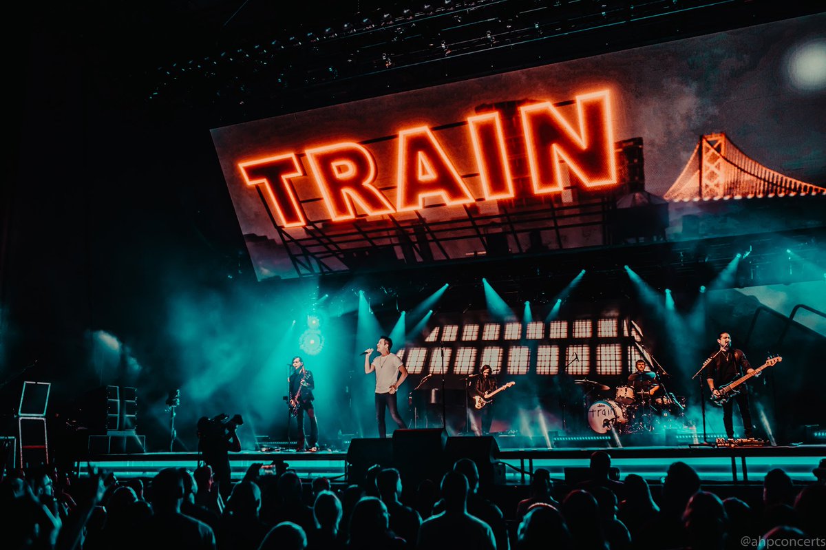 train's tweet photo. 🚂 Chugging along (📸: Alicia Hauff) https://t.co/teLka7yzho
