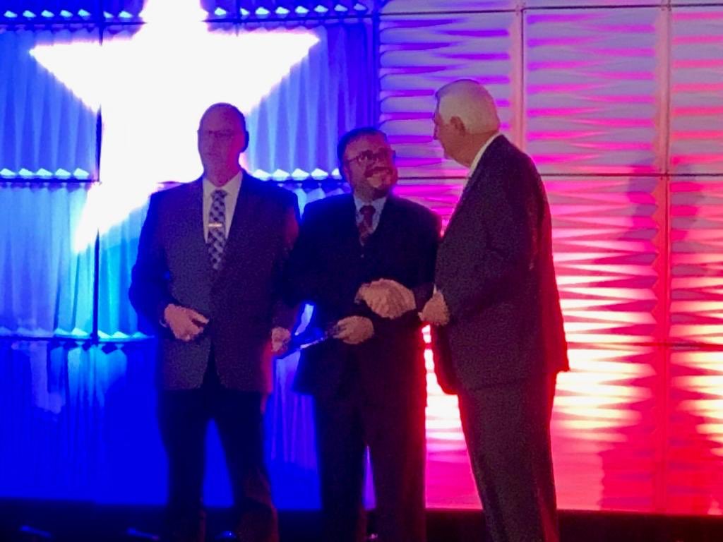 HISDHighSchools's tweet photo. Congratulations @Ponce_East! Region 4 secondary principal of the year! @HoustonISD @TeamHISD @HISDSupe @TASSP1 @Region4ESC @JonesFutures_A #goingforthegold 🏆 https://t.co/e4XCKDix8l