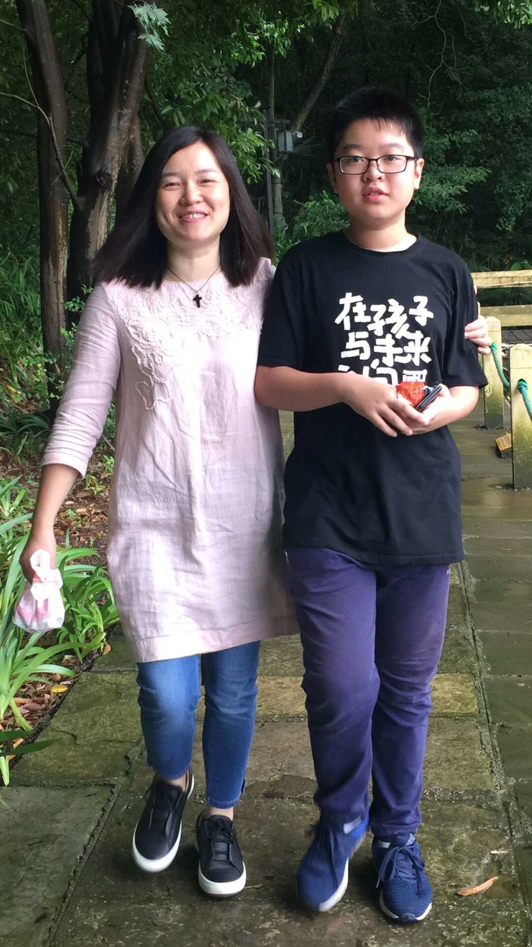 土豆妈（方鸿） on X: 无法想象昨天他们母子相见的场景。昨晚，合城的基督徒都被这个好消息砸懵了，合城的基督徒都在流泪祷告。  t.cohQ2j3imaoB  X