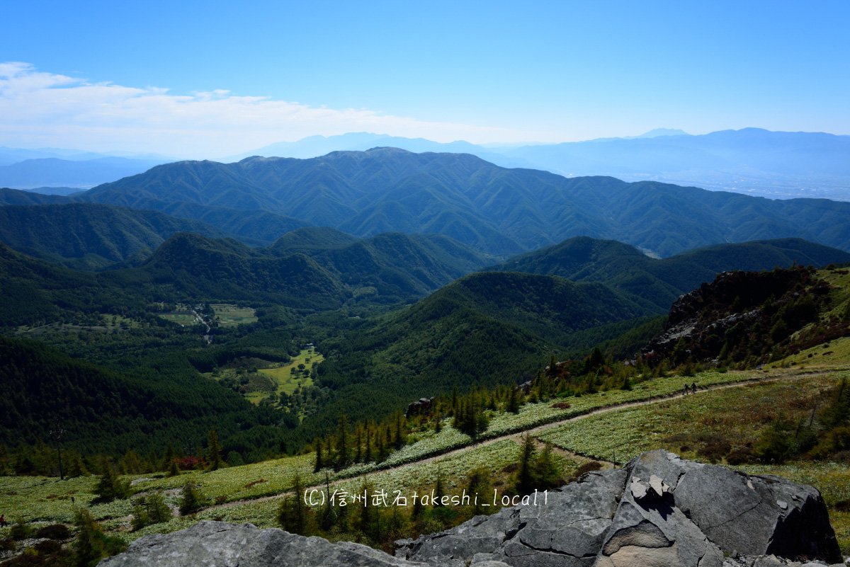 takeshi_local1's tweet photo. 美ヶ原高原は長野県と山梨県に跨る八ヶ岳と松本市東部の美ヶ原を中心とした自然保護と自然再生を目的とした八ヶ岳中信高原国定公園だよ！ 動植物の保護と再生を頑張ってます。ツーリングや観光で来る皆様、ゴミのお持ち帰りをお願いしま〜す！https://t.co/yY5kdWjqNH