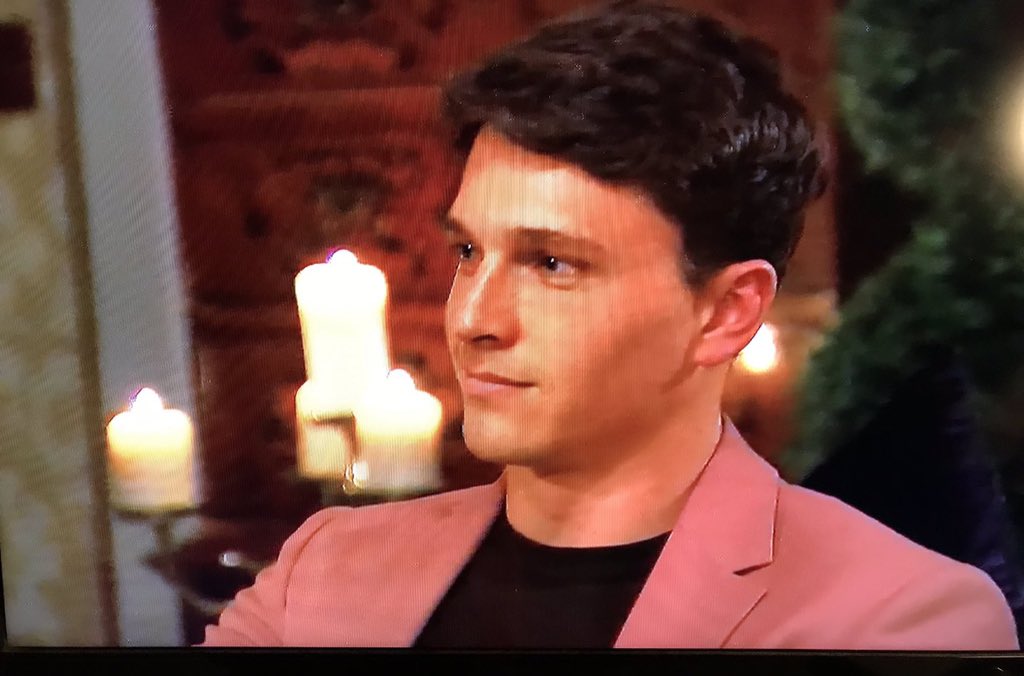 MrsStacyLynn's tweet image. Brotherhood of the Traveling Jacket #TheBachelorette