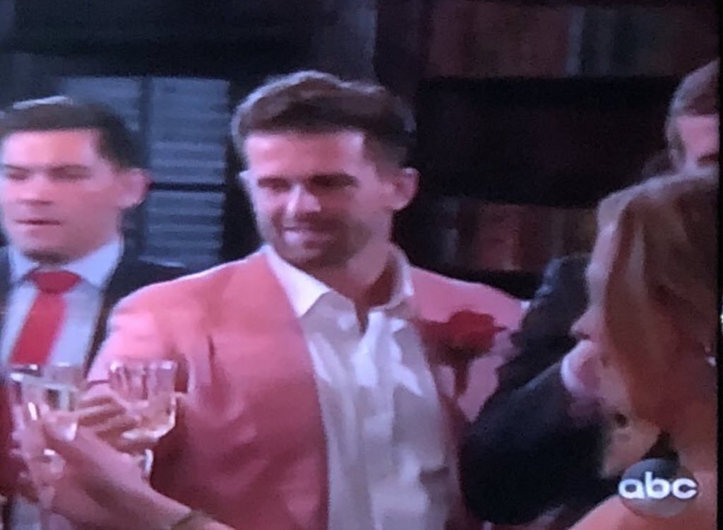 MrsStacyLynn's tweet image. Brotherhood of the Traveling Jacket #TheBachelorette
