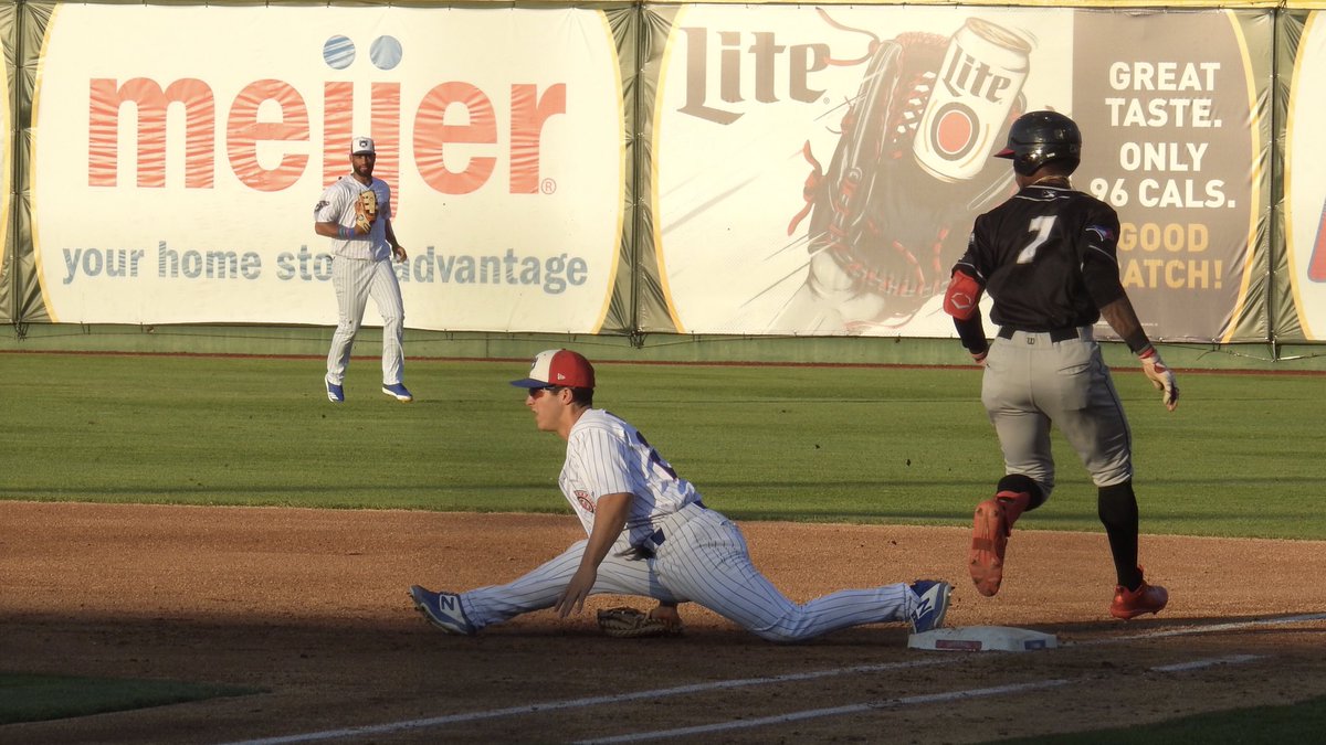 becsnyder's tweet photo. It’s the 7th inning stretch so here’s a few photos of Tyler Durna showing off some of his stretches. @tylerdurna https://t.co/DmeGakZaSY
