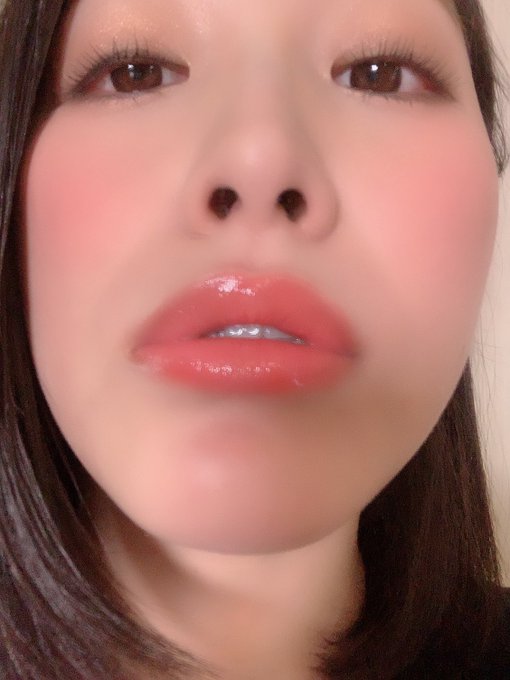 普段撮らないアングルで撮ってみた。  恥ずかしい😳  今日も緊張する現場です。 お相手の子にとって良い日にできるよう,精一杯やります。 https://t.co/oEon6qkxht<a href="/tag/bigsmile"class="tags"><span>#bigsmile</span></a><a href="/tag/%E3%81%99%E3%81%A3%E3%81%B4%E3%82%93"class="tags"><span>#すっぴん</span></a><a href="/tag/%E5%86%99%E7%9C%9F"class="tags"><span>#写真</span></a><a href="/tag/%E6%B5%B7"class="tags"><span>#海</span></a><a href="/tag/%E6%87%90%E3%81%8B%E3%81%97%E3%81%84"class="tags"><span>#懐かしい</span></a><a href="/tag/%E8%87%AA%E6%92%AE%E3%82%8A%E6%A3%92"class="tags"><span>#自撮り棒</span></a><a href="/tag/%E6%98%A5%E5%8E%9F%E6%9C%AA%E6%9D%A5"class="tags"><span>#春原未来</span></a><a href="/tag/%E6%B5%B7%E5%A4%96%E6%97%85%E8%A1%8C"class="tags"><span>#海外旅行</span></a>