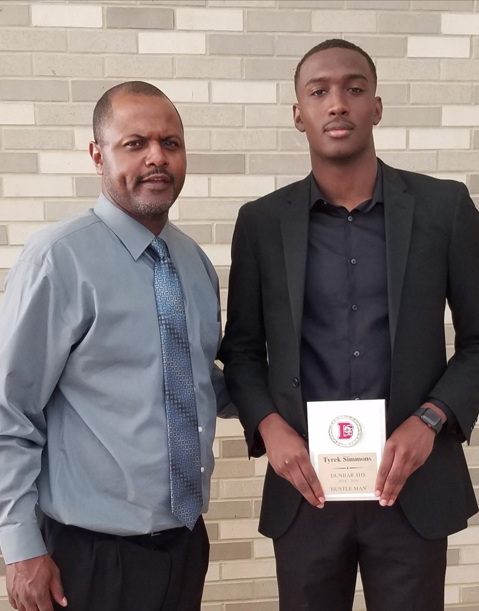coachwater20's tweet photo. @DunbarDCSports 2018-2019 Athletic Awards Banquet!! Congrats to everyone that received awards!! Continue to work hard and strive to achieve as many goals you set for yourself!! #EverydayAtDunbar #Rolltideroll @muddywater30 @DaFuture32 @ChrisMCastillo3 @AP_TGoodman @daphenom1335 https://t.co/GbBDJ0DiBh
