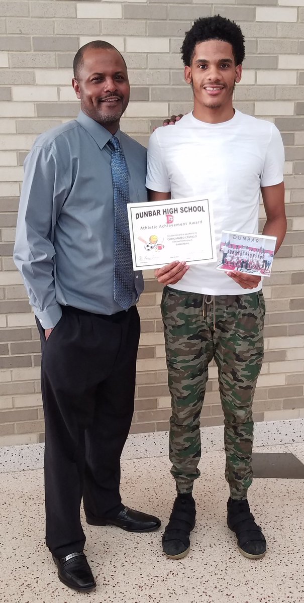coachwater20's tweet photo. @DunbarDCSports 2018-2019 Athletic Awards Banquet!! Congrats to everyone that received awards!! Continue to work hard and strive to achieve as many goals you set for yourself!! #EverydayAtDunbar #Rolltideroll @muddywater30 @DaFuture32 @ChrisMCastillo3 @AP_TGoodman @daphenom1335 https://t.co/GbBDJ0DiBh