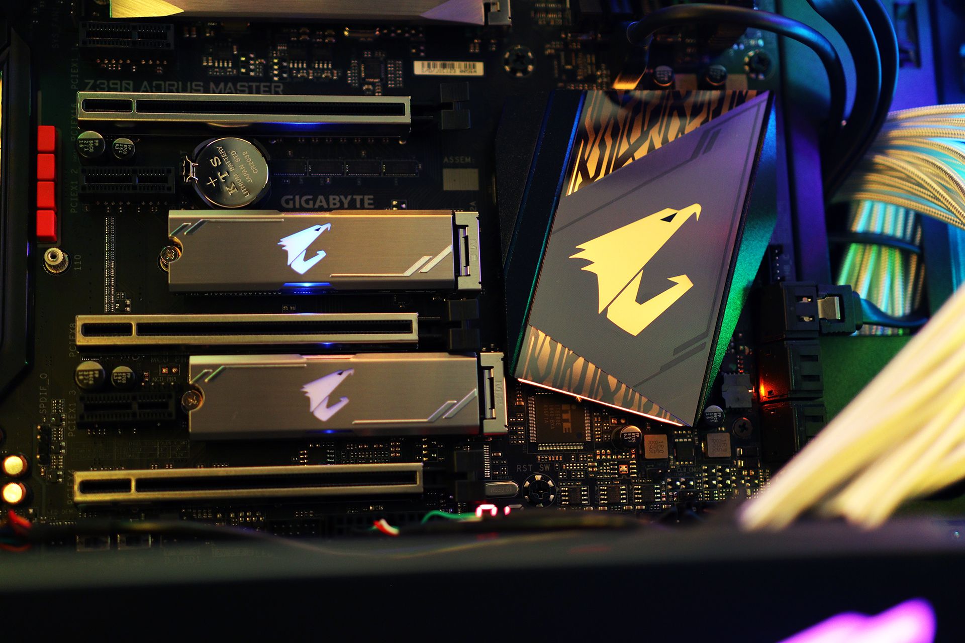 hykleri børste Kollektive AORUS on Twitter: "It's like a puzzle 🧩 🧩 assembled to perfection 👌🏻  Finish your build with the AORUS RGB M.2 NVMe SSD! . Available in 256GB  &amp; 512GB! 👍🏻👍🏻 🛒 256GB
