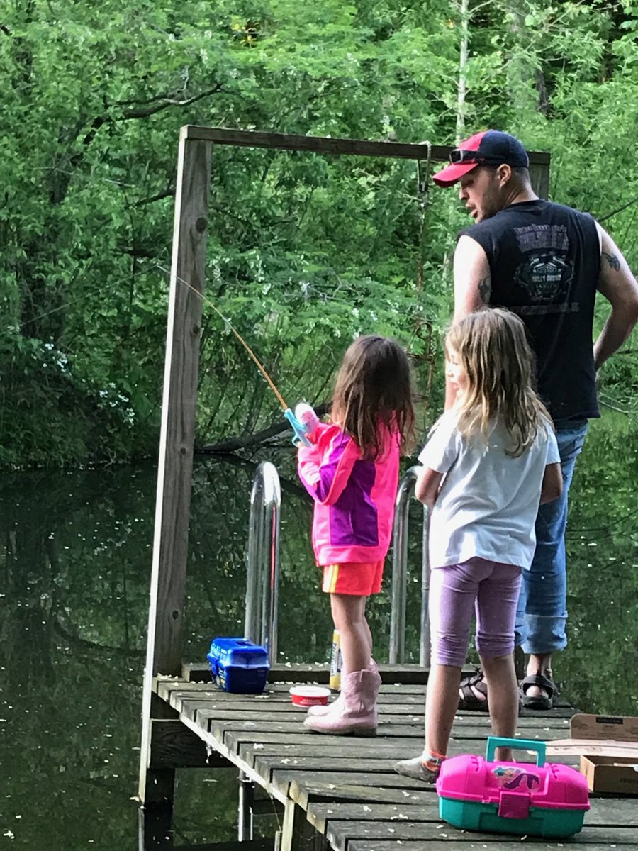 Bellator152's tweet photo. She was down and tight on her first all by herself fish. She was scared because it kept fighting and her Moana pole was screaming. But she did it alone with no help. ⁦@ae_marciano⁩ ⁦@tjHOTTUNA⁩ ⁦@CaptMarciano⁩ https://t.co/1jQuHEQoHc