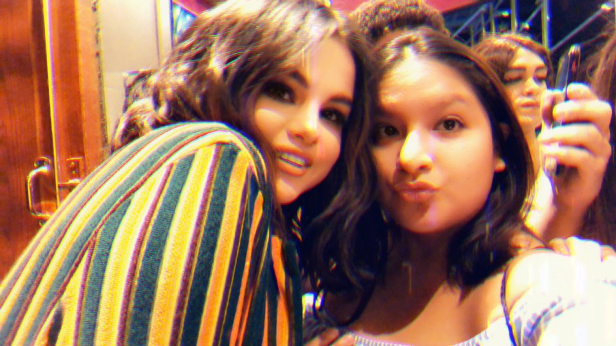cumsnaturaIly's tweet photo. I LOVE YOU SO MUCH @selenagomez https://t.co/Dpk1tLz7Aj