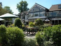 Cast Your Pebble. Who Will Win? ⛳️ 🇺🇸

Will Brooks Koepka make history by winning three US Open titles on the spin? Whatever happens, it’ll make great viewing so grab some exercise on the course before settling in for a mammoth sofa session.

Book now ➡️   bit.ly/BusheyHallTeeT…