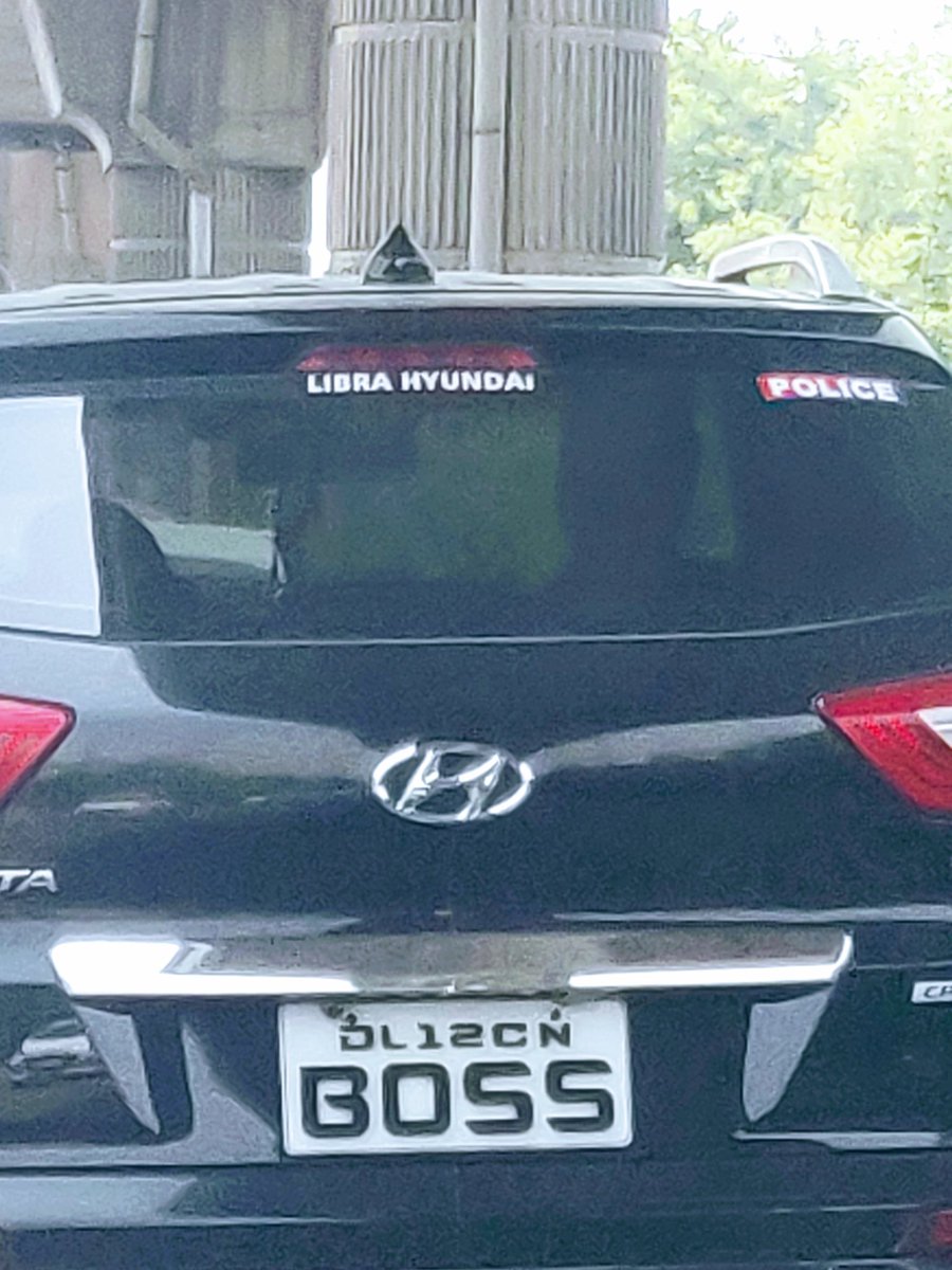 Khoks_Arun's tweet photo. Welcomed by @DelhiPolice's #bosscar #Blackglasses #trafficrules on toe🖕 #trafficrukes for ordinary people only
@dtptraffic https://t.co/9vZstbaFQz