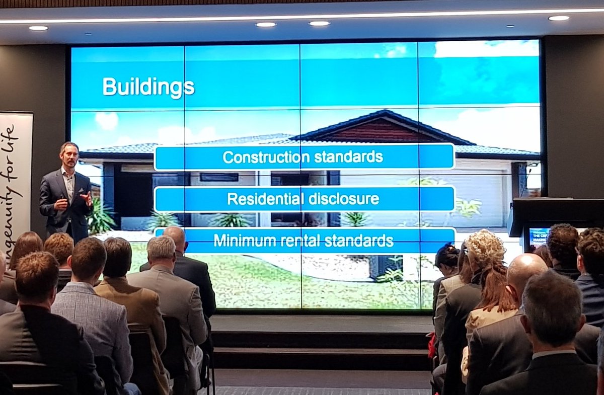 @rmurrayleach provides a global snapshot of leading #energyefficiency initiatives, including priorities for Australia's #buildings. @EECouncil #makingenergywork #WorldsFirstFuel