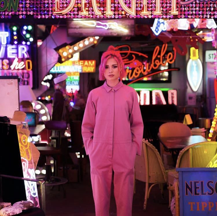 CarlyNesbitch's tweet photo. Not only is @ninanesbitt EXTREMELY talented -
Her loving and weird personality makes life better π
#ninanesbitt #nesbitches https://t.co/76BG7wLVsj