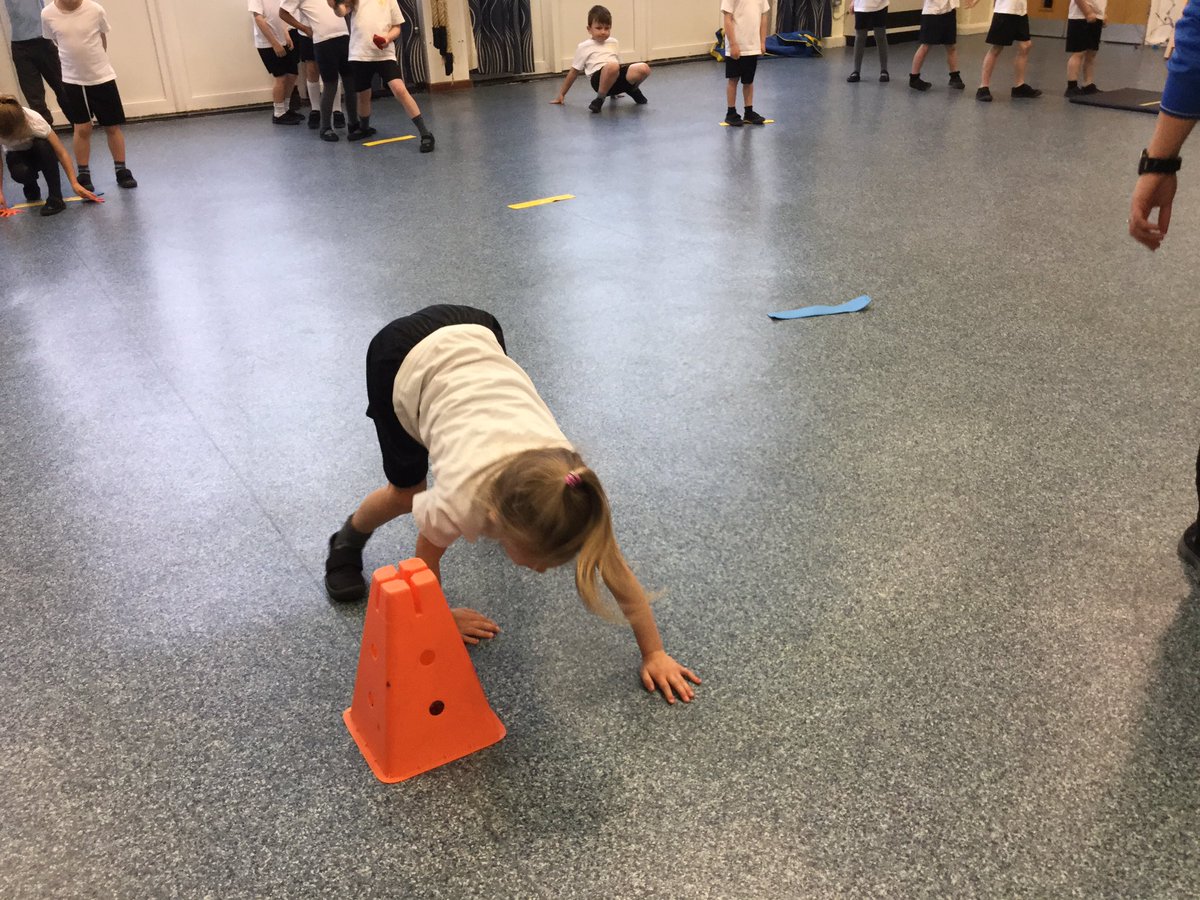Astley_Class's tweet photo. What a difference a year makes 🌟 we’ve gone from spending most of our PE lessons getting changed to now when you are confidently learning and improving your skills and techniques 👏👏👏 #welldone #EYFS #wherehastheyeargone https://t.co/rXCT2KeLBv