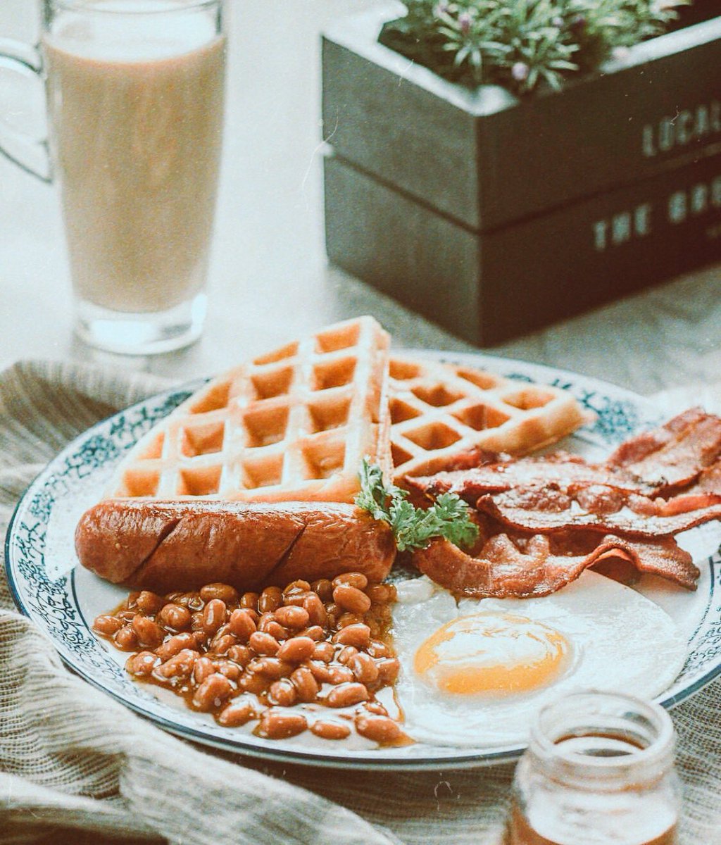 cooeeph's tweet photo. RT if you miss these. 😏

We’re super excited to bring back all of your favorites at our new home. See you in a week! 

#WayBackWednesday
#COOEEph https://t.co/UmgRsAoD4l