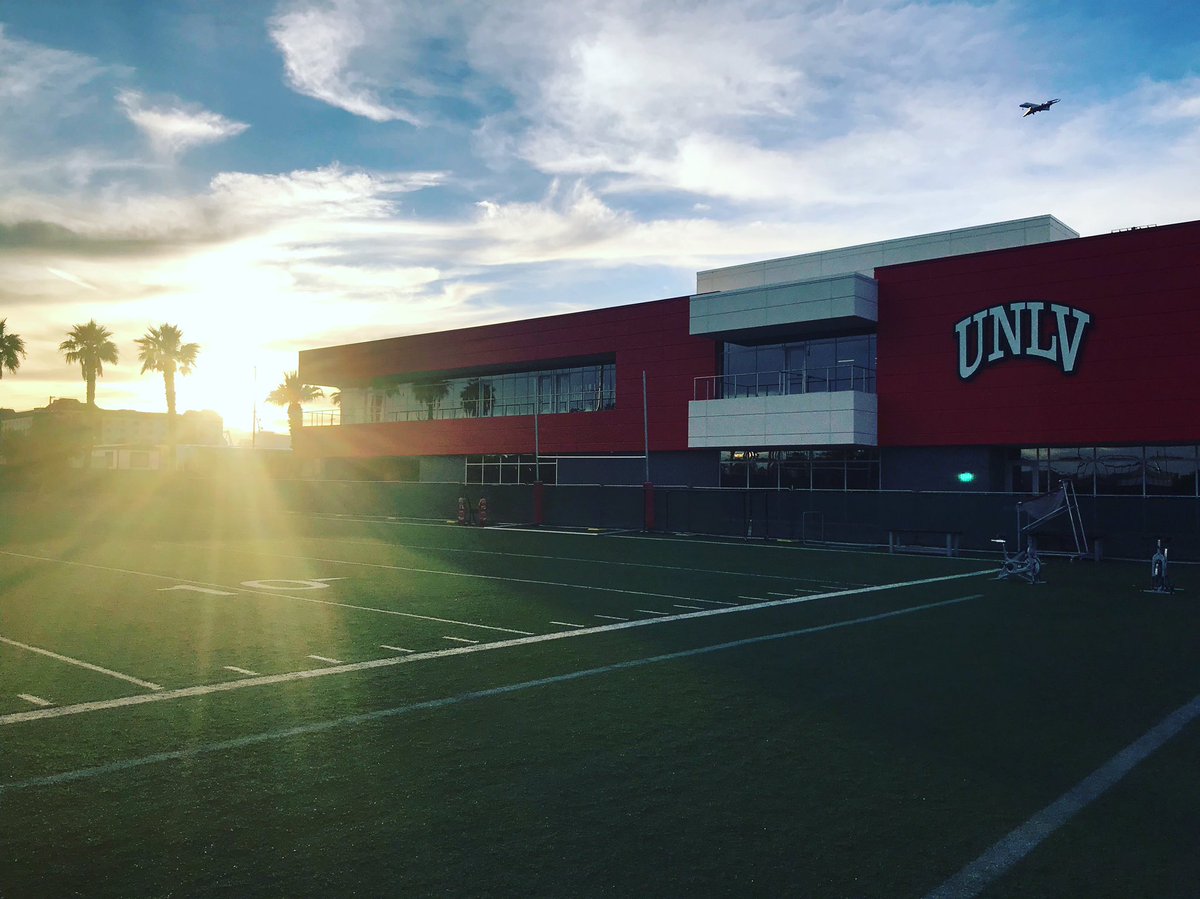 RyanMcNamee's tweet photo. Vegas Sunset #FertittaFootballComplex Great day to #BEaREBEL 🌅🔴⚫️🌴😎 https://t.co/Gg4xzGr36D
