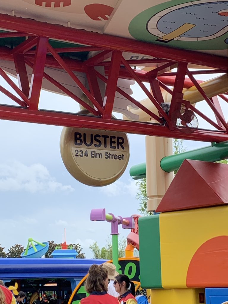 DianeTrout81's tweet photo. Brainstorming inside Toy Story land this morning so we can help students think like Andy! What can we do to encourage creativity that knows no boundaries? I am LOVING storytelling piece. #PDmagic @mydisneyclass @DisEdDesign https://t.co/DILcU5ZS8V