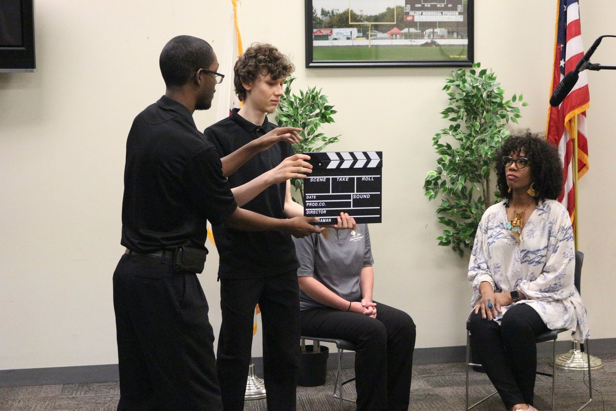 Road2Eternity1's tweet image. Filming an episode for Season 2 of The WendyLyfe Show!  #EdifyingEntertainment #Road2Eternity #TheWendyLyfeShow #Synergy #Television #MediaProduction