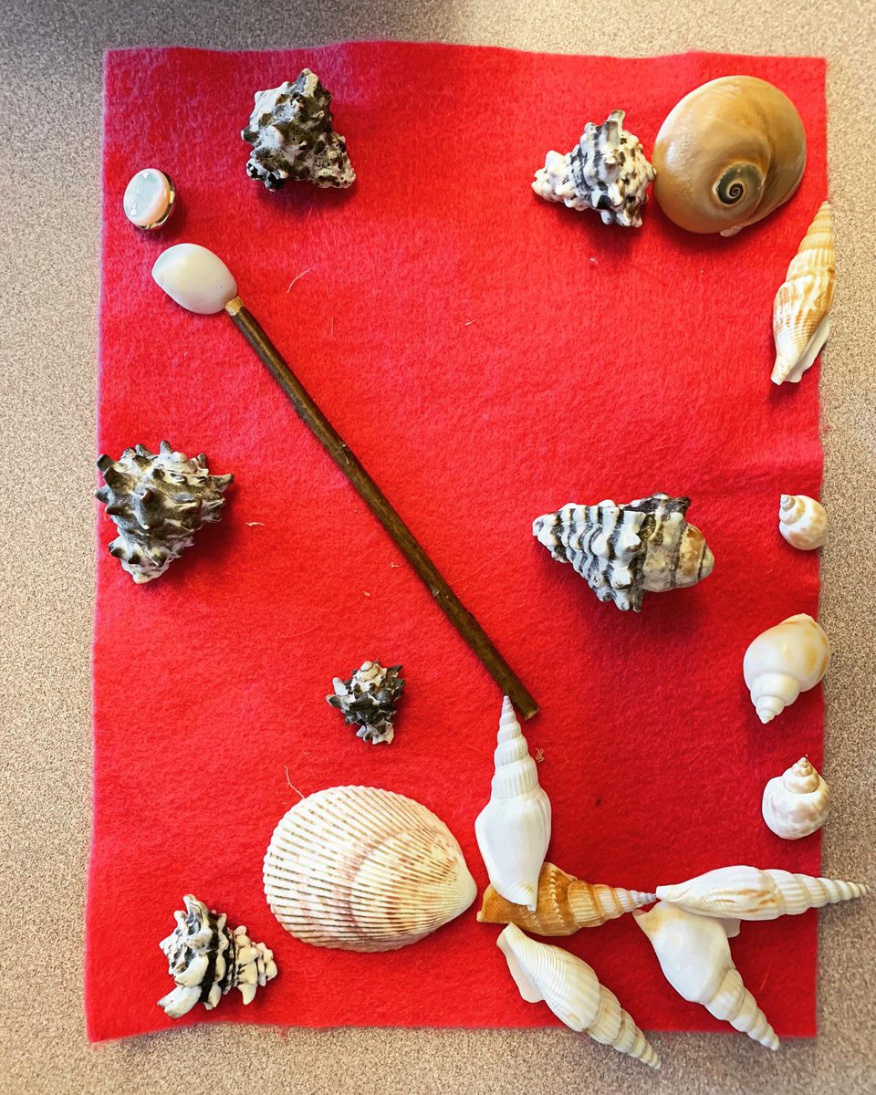 mmefaubert's tweet photo. So much creativity sparked by @oliverjeffers “How to Catch a Star/Comment attraper une étoile” atelier d’histoire. Ss creative thinking has really developed over the year - combining story mats and building 3D stories. #sd38learn #sd38french @bridgebulldogs https://t.co/aFEcR4M77h