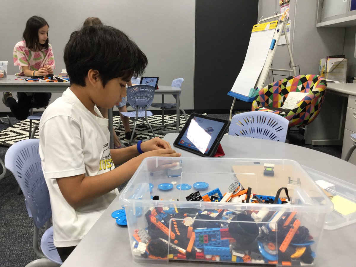 ASIJ3j's tweet photo. Building, then coding with the @LEGO_Group Boost kits #explore #learn #create with @asijpassport https://t.co/Xg6vDS8q7E