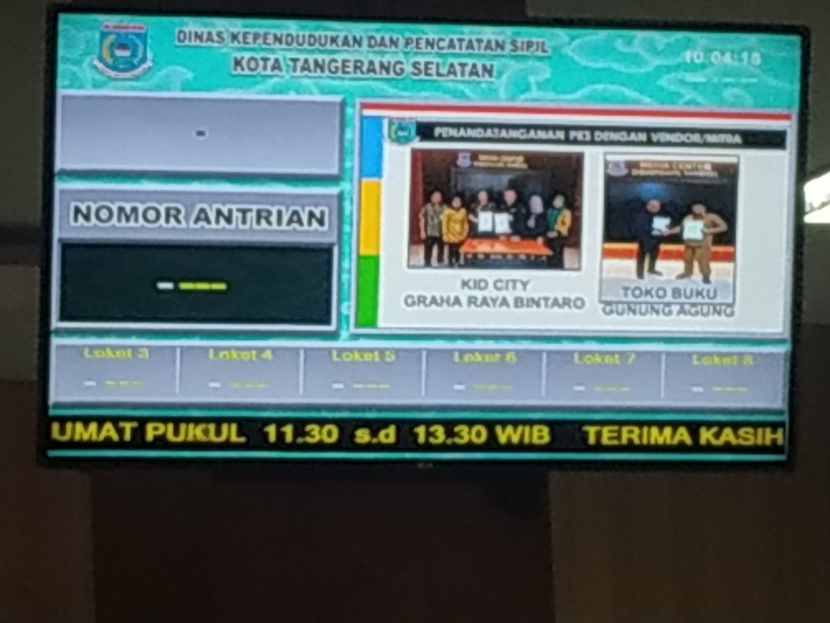 dcreepers's tweet photo. Ada tracker tapi dipanggilnya manual lewat speaker, kenapa ya?@DUKCAPILTANGSEL skrg untuk urutan D sudah masuk no D149. Kl cuma dibatesin ampe 150 berarti no antrian harusnya bisa dibuka kembali. Iyakan? https://t.co/LGuFTI9nSx