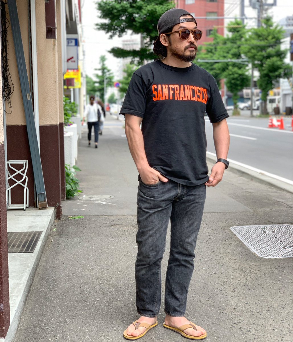 SAPPOROBASE's tweet photo. ★別注 TYPE66 JEANS BLACK★
https://t.co/wJkjYab3iz
#blackjeans #ブラックジーンズ
#rainbowsandals #レインボーサンダル
#standardcalifornia #スタンダードカリフォルニア
#champion #チャンピオン
#capitaleyewear #サングラス
#denimstyle #デニムスタイル
#アメカジ
#sapporobase https://t.co/bQqXHdd0MD