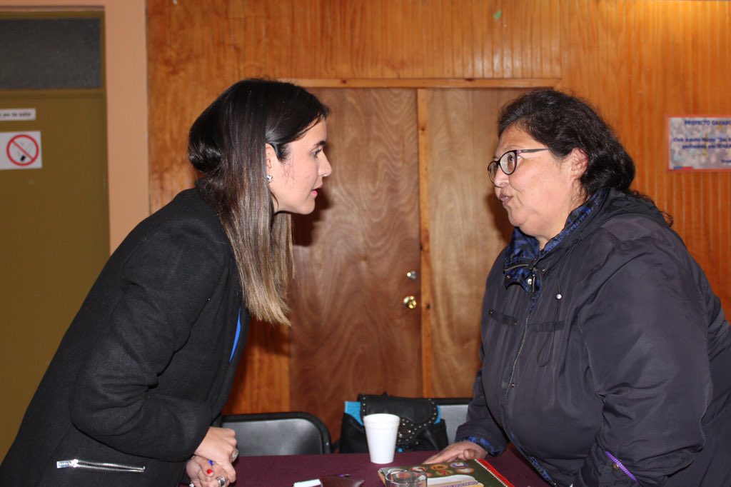 Seremi <a href="/GianniGonzalezM/">Giannina González Michea</a> junto a su par de Economía <a href="/gonzalochacon6/">Gonzalo Chacón</a> y el concejal Mario Burlé se reunieron con la Junta de Vecinos Porvenir de #Coquimbo para explicarles los beneficios del título de dominio, donde además abordaron diversas problemáticas que afectan a los vecinos