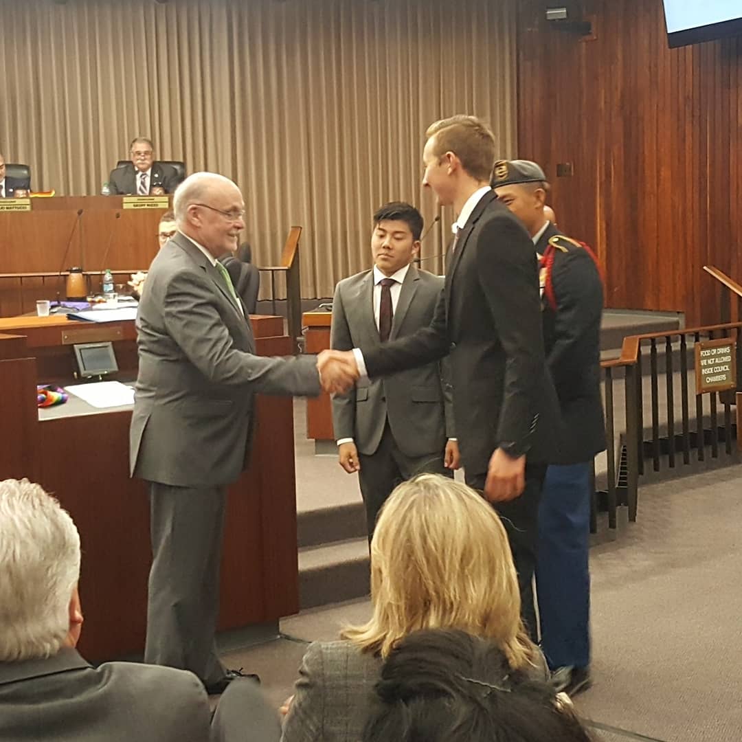 edwardtorre's tweet photo. Kudos to recent Bosco Alumnus, Trevor Peitzman (SJB'19), for being 1 of 3 Torrance residents recognized tonight for being nominated & admitted to the U.S. Naval Academy. 🇺🇲⚓
#USNA #BraveToMidshipman #JewelOfTheSouthBay #ServiceToCountry #BoscoGrad19 #TorrancePride https://t.co/tRkc7RkrSS
