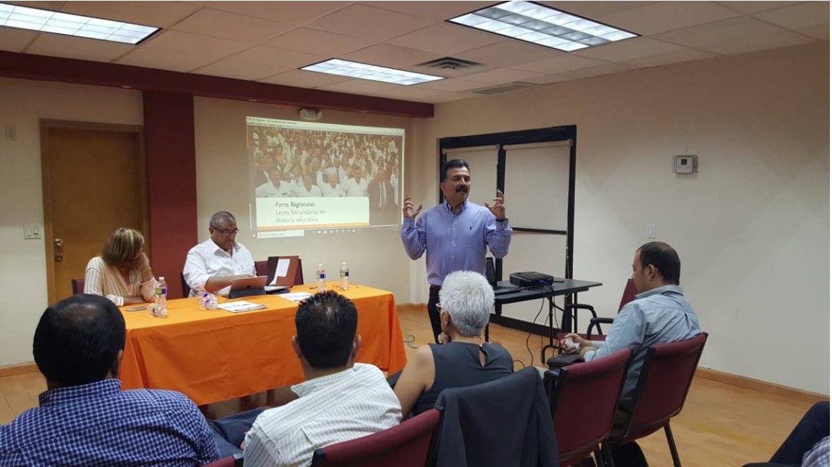 SNTESECCION2MXL's tweet photo. 🗣️#ForoSNTE 📜
💢Hará #SNTE 13 Foros Regionales: Consulta Participativa 👉Leyes Secundarias de Reforma Educativa 🗓️ 19-20 de junio Listos en Sección 2 de BC https://t.co/sxEbbEQ7Rx https://t.co/7y3jcI5EtS