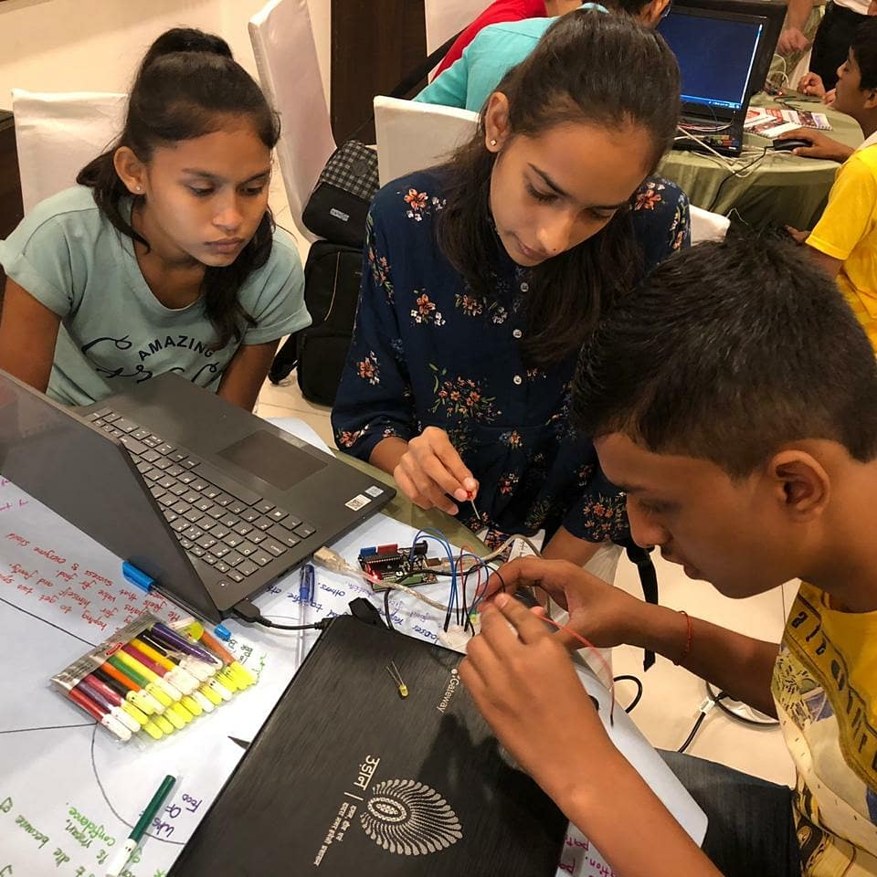 EncubeLabs's tweet photo. Good morning all! Second day of the Regional Tech-creation Boot camp, starts with great excitment in students keen to learn basics of Electronics.
#negd #intel #digitalindia #ideateforindia #ministryofelectronicsandinformationtechnology #governmentofindia #meity #ideation https://t.co/HGS7B3poQ3