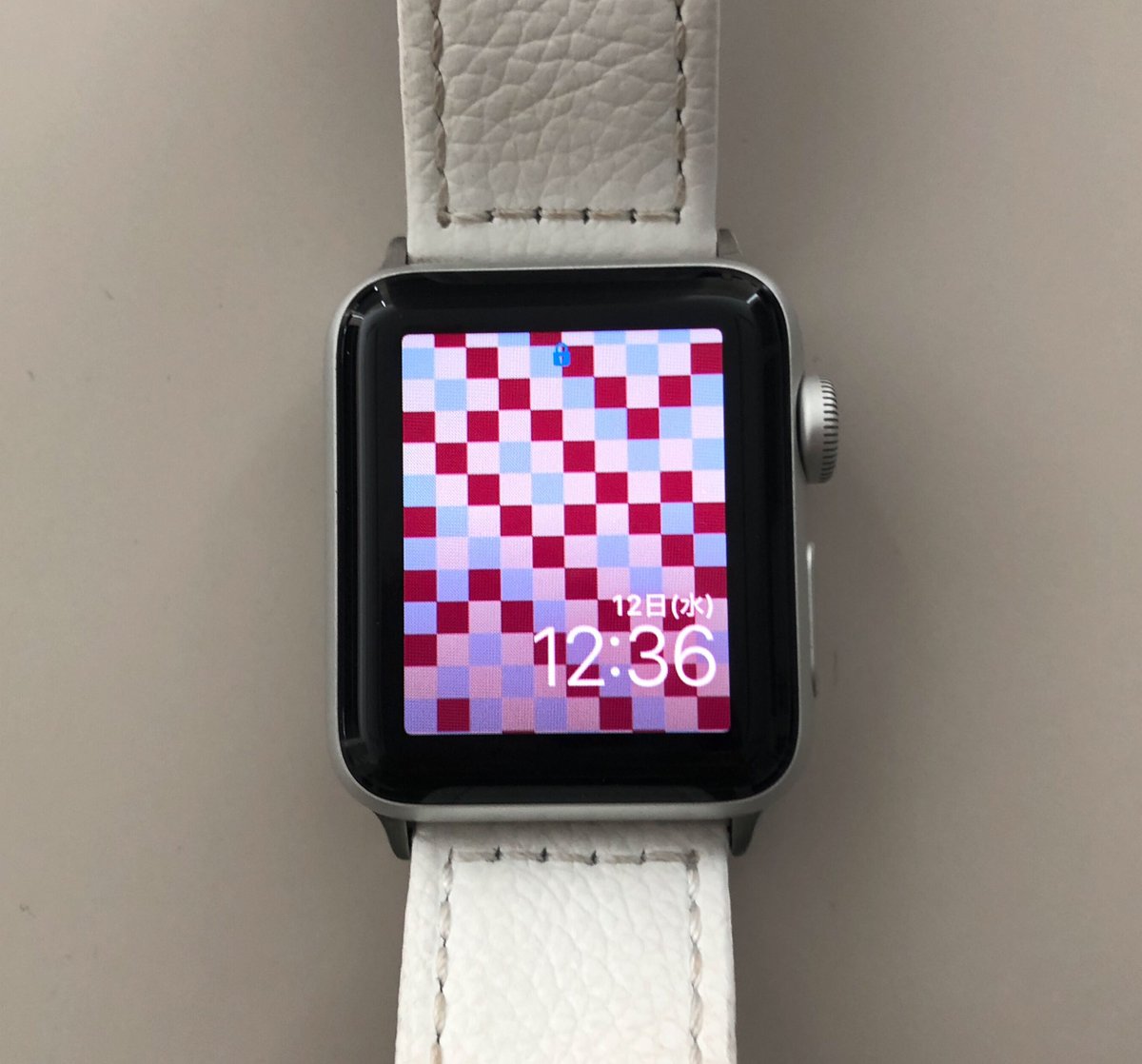 Time Space Infobarカラー壁紙 Apple Watch でもいい感じでした Iphone用で設定しています 全18種類の壁紙を用意しているのでお好みで選んでくださいね T Co Aclfowlwd4 Infobar 壁紙 Applewatch T Co Aj3ya5kd2i