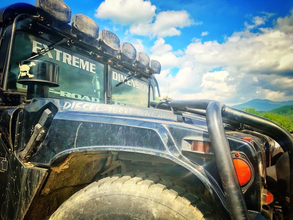 EuropeGenesys's tweet image. DN7A #Petroşani Voineasa străbate #CheileJieţului... este una dintre puţinele regiuni de la noi din ţară unde mai pot fi găsite #peşteri neexplorate sau trasee montane pe care nu a ajuns încă piciorul omului... 360 ° povestea-locurilor.ro/offroad #povestealocurilor #offroad #adrenalină