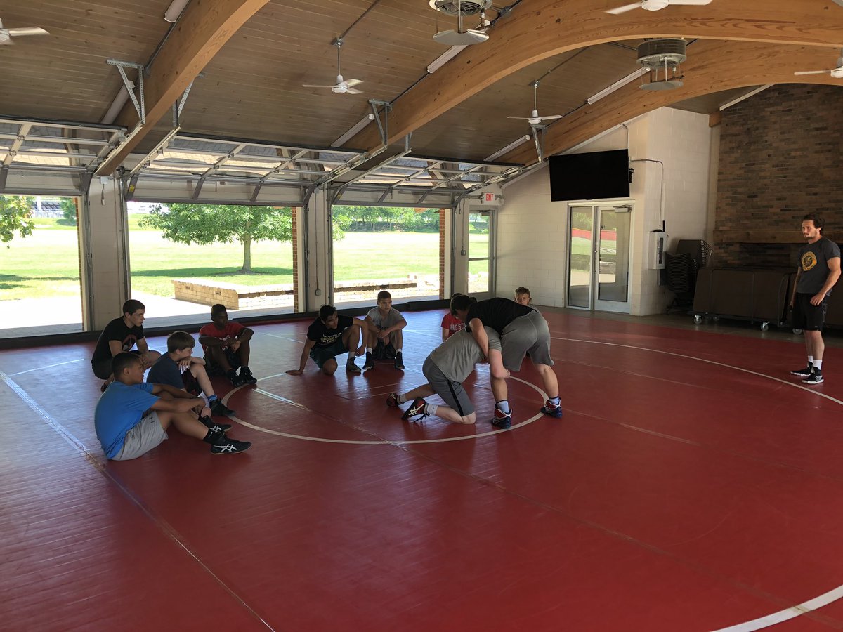 tdubwrestling's tweet image. Great first day of camp, youth and MS/HS. Thanks to alumni Noah Messerall, Ben Hoof, and Chase Haimerl for some great technique!