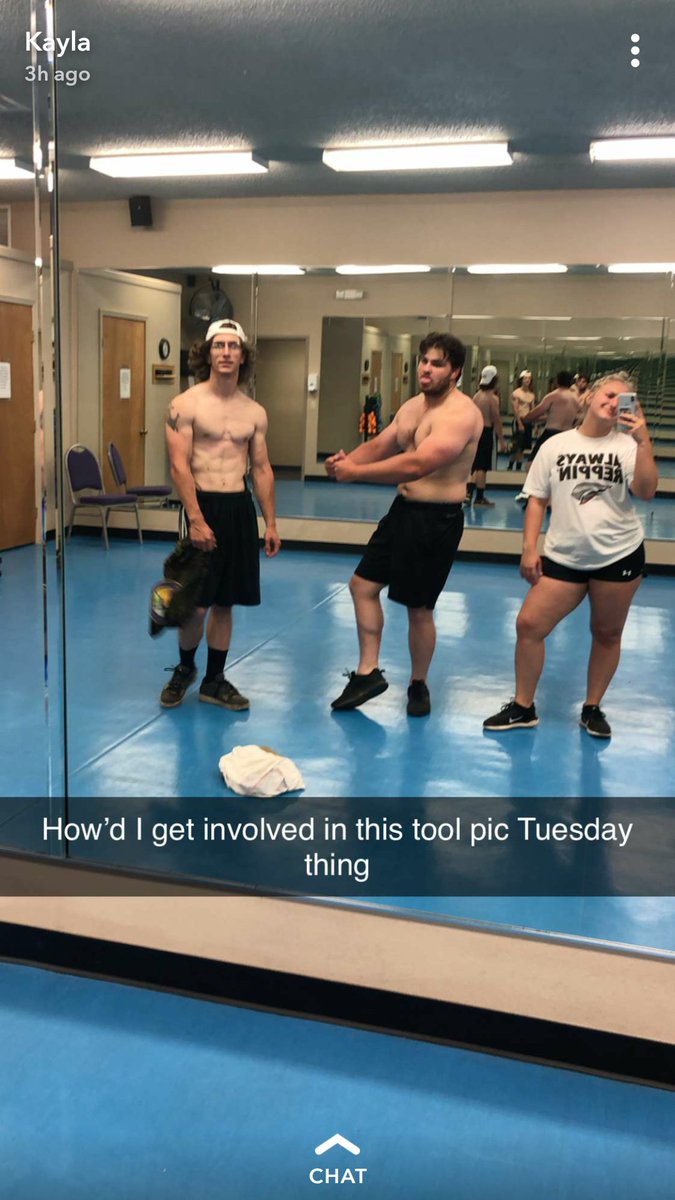 Bgib_15's tweet photo. Tool pic Tuesday . P.s. I've worked out 4 times this whole year but I swear I'm "dedicated" 😂 https://t.co/thukf0mgPs