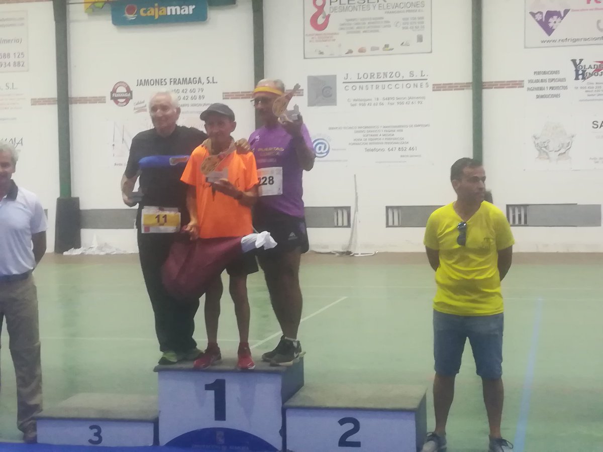 En Serón tuvo lugar otra cita del circuito provincial!! Donde Edu, Pepe, Paco y Pepe Martínez desafiaron al fuerte viento que pegó de lo lindo a la vuelta del recorrido💪🏼 destacar el segundo puesto por categoría de nuestro veterano del club🏆🐒