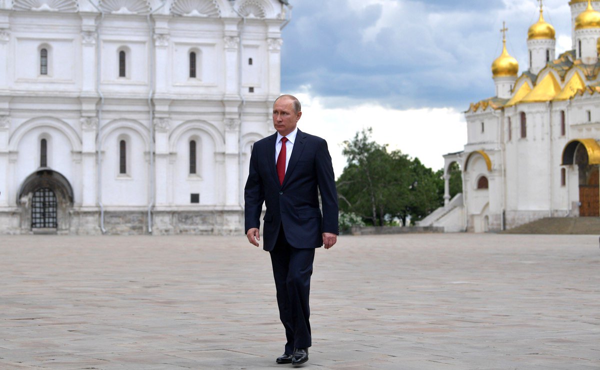 Путин на площади