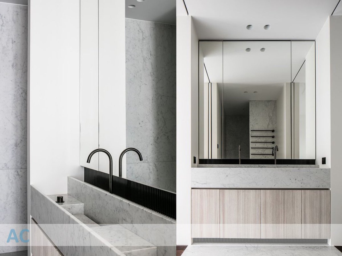 It’s hump day already and today we’re looking at more hotel design trends, in particular the bathrooms - we love the grey and natural tones in this design. What do you think? #interiordesign #hoteldesign instagram.com/aspinallcreati…