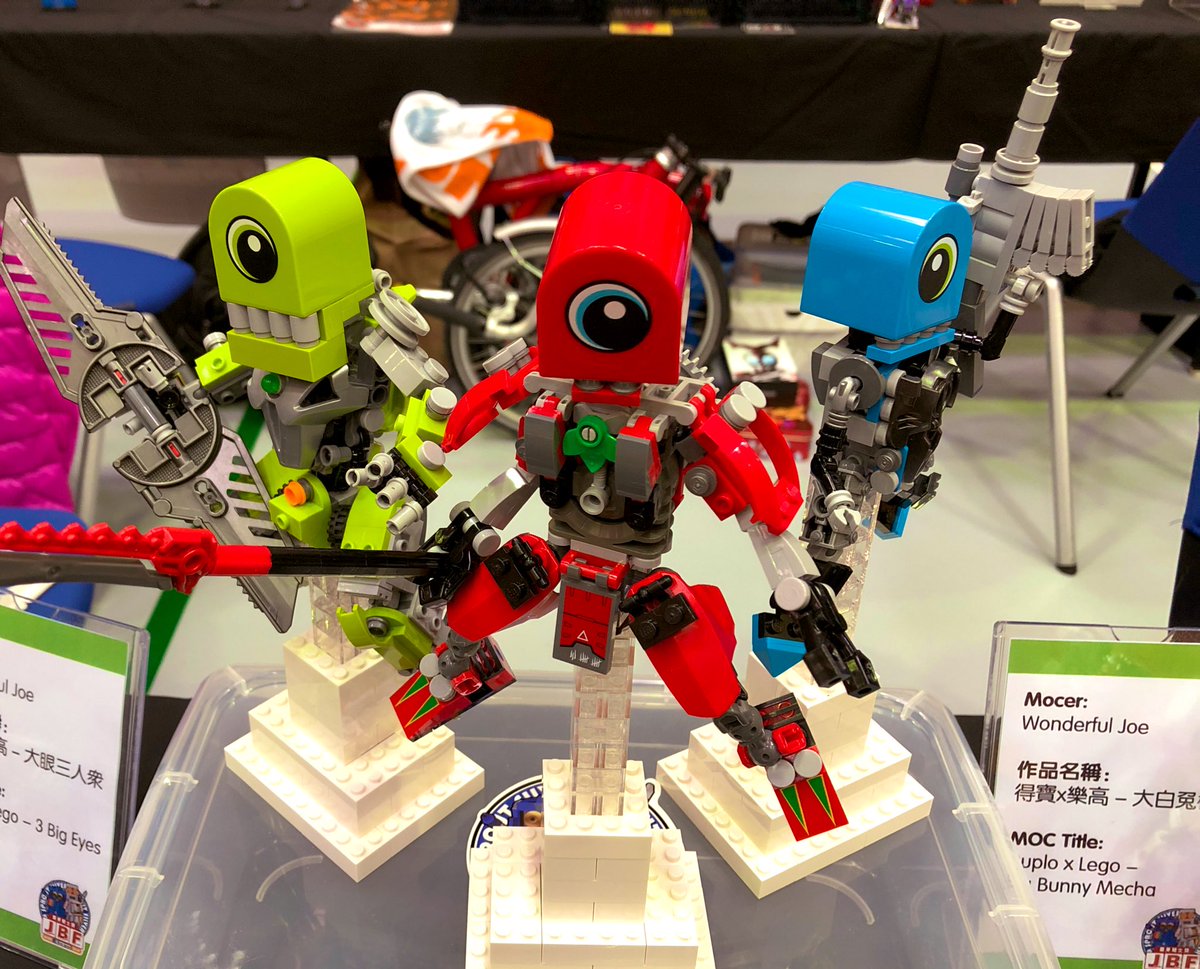 _rabbbit's tweet photo. 今回の #JBF2018 で現物見れて幸せな作品1。
武装デュプロ…カッコいい…。
この方の作品ハイセンスすぎてすごい好き。
最後のカエル、7歳の息子さんの作品って…マジかよ…。 https://t.co/jbmsuz6T2g