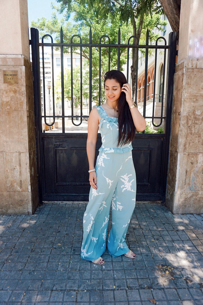 Buenos días 💥
Si tienes un evento apuesta por un mono en verde como este de <a href="/DressLilycom/">DressLily</a> 
👉🏻 bit.ly/2Ia0GA0 👈🏻
Tenéis el look completo aquí 
⚡️ bit.ly/2WD7hfw ⚡️
#FelizMiercoles #lookinvitada