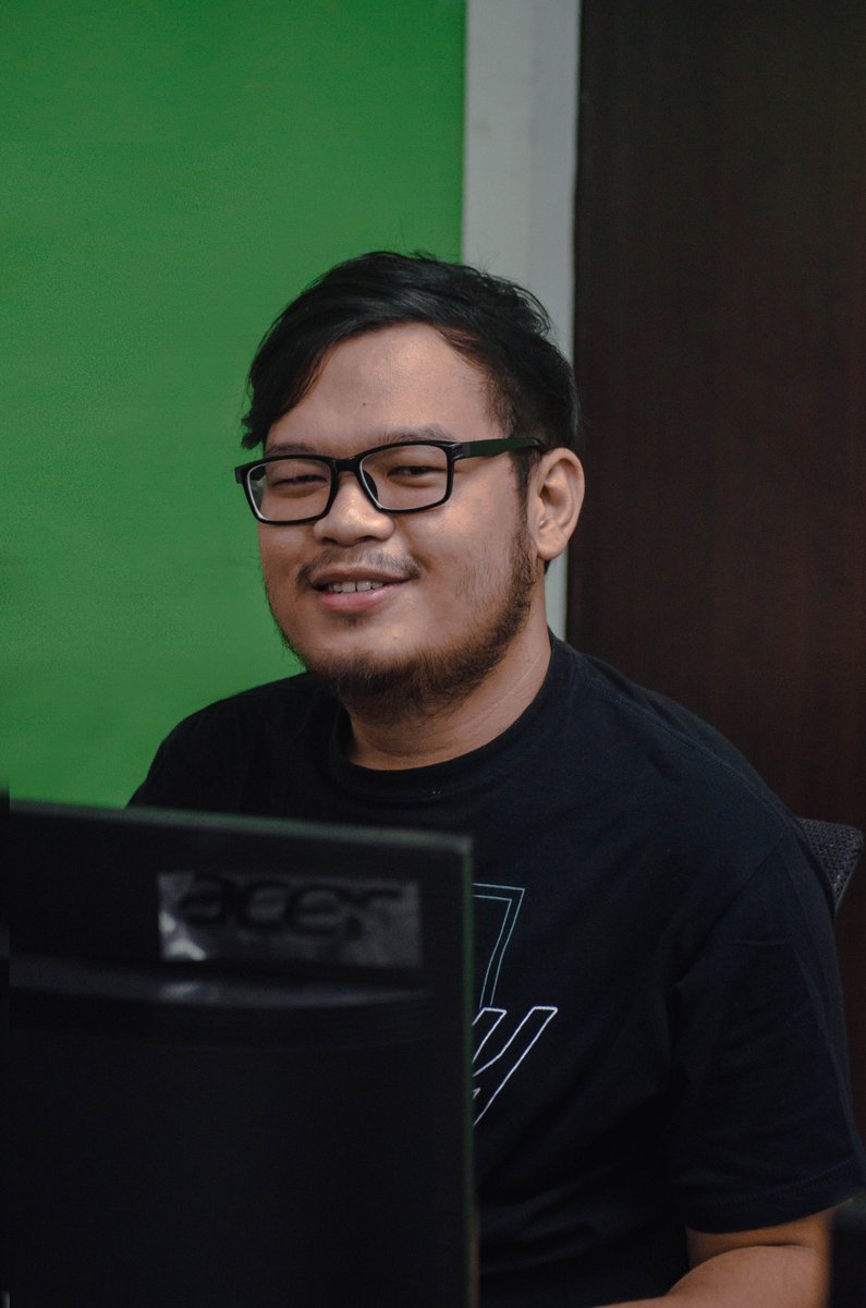 MillerDevPH's tweet photo. Our very first OJT Intern is now officially part of our growing family! Welcome #NewHire Miguel Sobong!

Photograped by: Karl Greg Avestruz Zablan

Calling out interested #SoftwareDevelopers
Want to have a #CareerInCode?
JOIN US NOW!
Send your resume to career@mllrdev.com https://t.co/7NjFV3CpDO