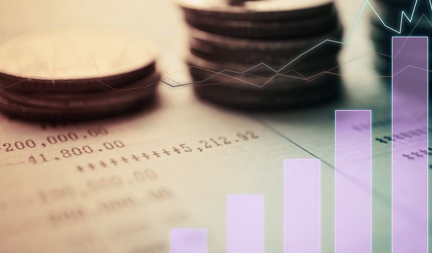 astrad531's tweet photo. #Coinbase has suggested investors use a dollar cost averaging method, which smooths out drops and upticks in the market over time. In other words, the #exchange wants people to apply a standard #investing strategy to a not-so-standard asset. https://t.co/PUnzB1AiXY