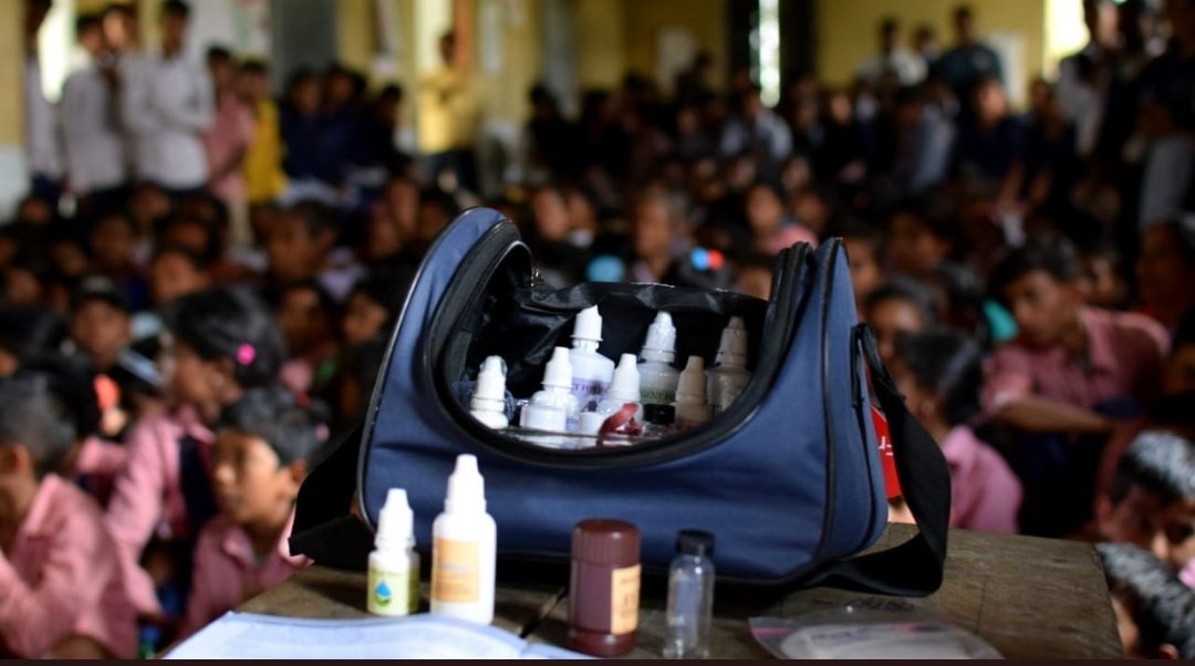 PiramalSarvajal's tweet photo. Lesson #3 of 5: Is your #water #safe? Bringing water quality testing labs to the last mile; #FieldTestKits (or FTKs) are vital to empower #community to test their water & great mobilizing tool #Swajal #PipedWaterForAll #NalSeJal @NITIAayog @MinOfJalShakti @gssjodhpur @PiramalFdn https://t.co/RFVP8uhmu8