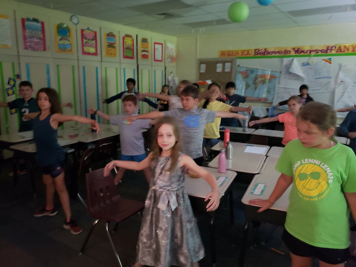 MrsCollins3rd's tweet photo. Teach the teacher! Today I learned the 5 ballet positions, how to surf, top cheesesteak places in Philly, football, how to draw a dog and make bracelets from clothespins, marvel comics, and ADHD! What will I learn today? #HappyHillendale #keepingkidsengaged #iwantacheesesteak https://t.co/tmlbfE3UPR