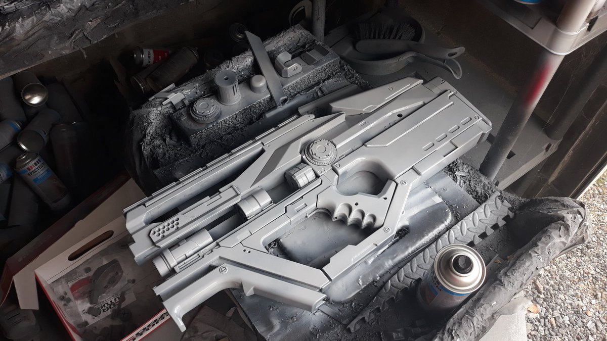 StarJeff3D's tweet photo. #Titantall2 L-Star, #StarWars F-11D Blaster and #MassEffect M6 Carnifex props, all sanded. I'll probably do 2 more rounds of wetsanding this afternoon...
Damn... I haven't used my wrists that much since teenagehood https://t.co/W9cU6PmQBQ