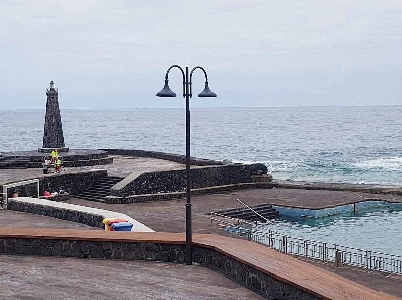 LEDPOLES's tweet image. Una de las zonas más emblemáticas del Norte de Tenerife, Bajamar, está de estreno en cuanto a mobiliario urbano se refiere
LED &amp;amp; POLES en colaboración con M.P. LIGHTCAN, continúan con la renovación en la Isla dotándolas de una mejora estética y mejor adaptación al entorno urbano.