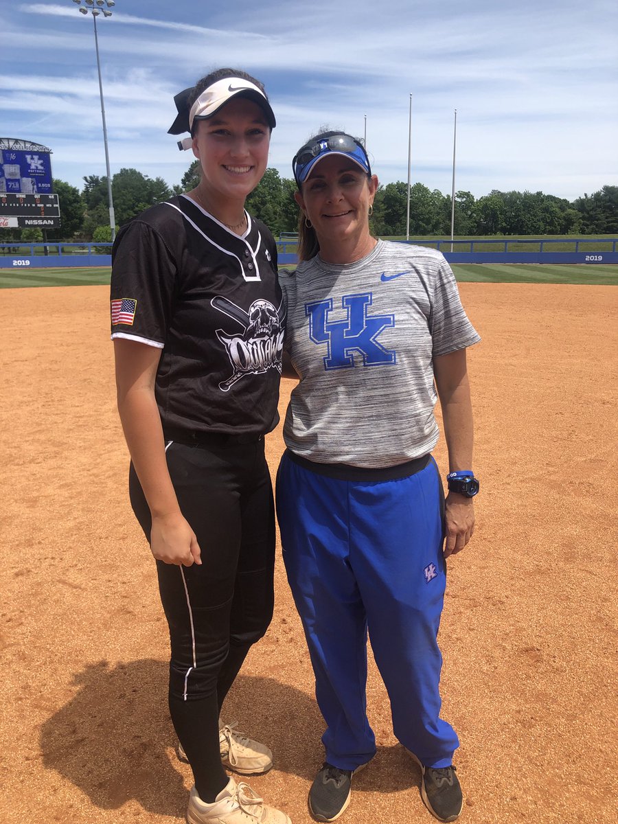 Emilie_Teall's tweet photo. Thank you @UKCoachLawson @UKCoachHimes UK players and staff for hosting an amazing camp.  @Outlaws_Parsons @lcasoftball https://t.co/hWeQKJ6zGZ