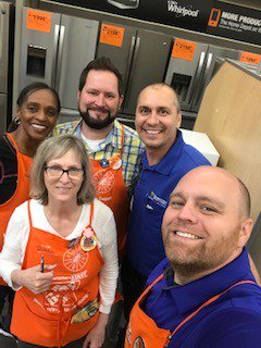 ivanprogressive's tweet photo. Assistant Joshua Glen making us all feel part of the team!  Store 3646 rocks!

@joshua_THD @ransmith4 @homedepot3646 @SDasProgressive @progressive_hd https://t.co/zn9N4sAak6