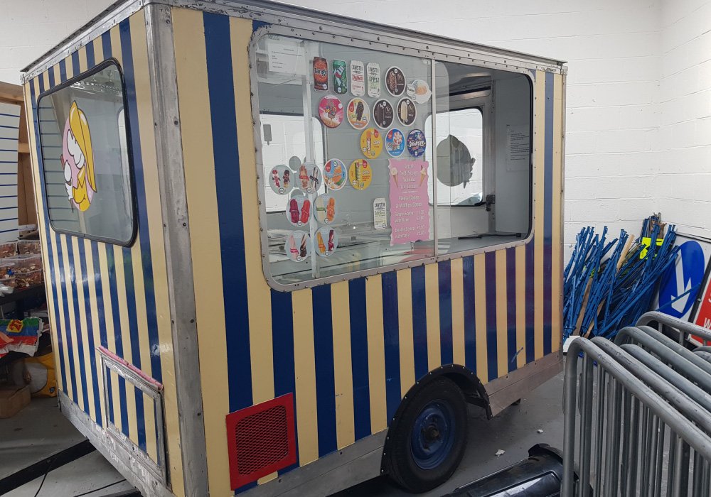 SignsNorthwest's tweet photo. We're absolutely loving the refurbished Ice Cream Trailer!  0161-776 0527 or enquiries@signsnw.co.uk #icecreamtrailer #signsnorthwest #vansignsmanchester #signmakers #vehiclelivery #vehiclewraps #vehiclegraphics #vanwrapping #vansigns #signdesign #trailersigns #time2runevents https://t.co/4RXNDYvsAI