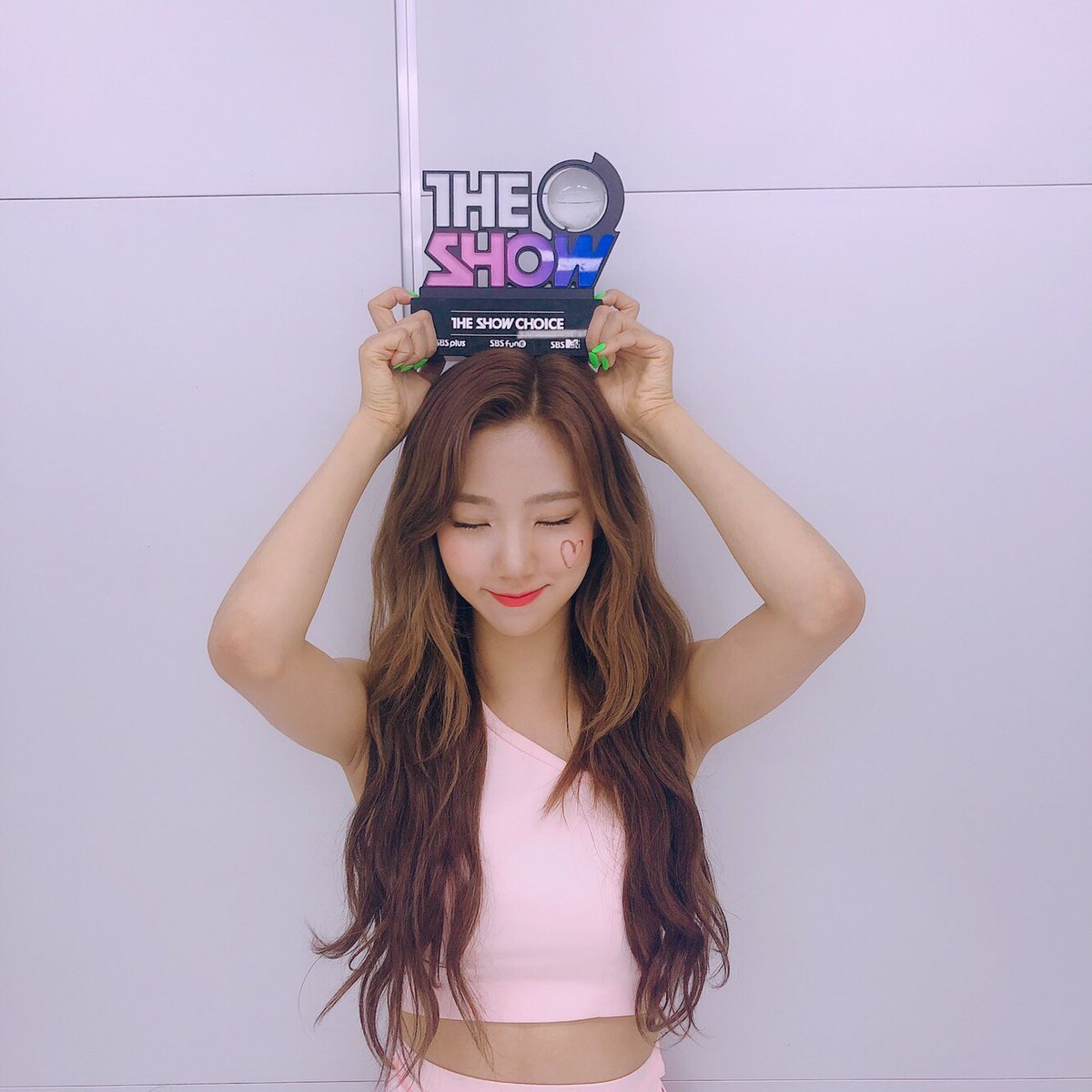 yvesus's tweet photo. i’m so proud of you!! #WJSN2ndWin https://t.co/2Cn4MBx5No